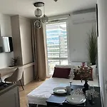 Gold Cubus Nest Apartment *
