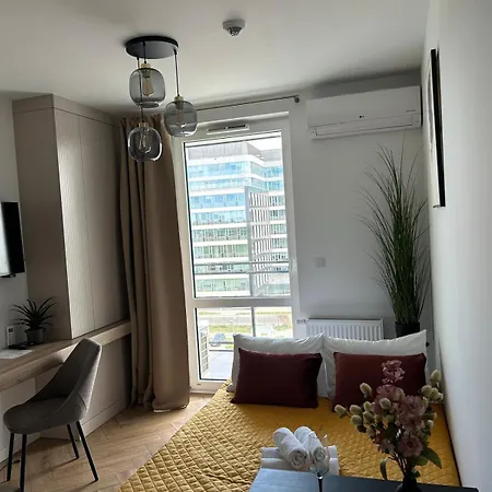 Gold Cubus Nest Apartment